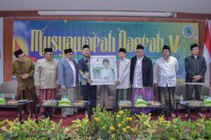KH Ainur Rofiq Thoyyib Pimpin MUI Gresik, Bupati Ingatkan Pentingnya Transformasi Digital KH Ainur Rofiq Thoyyib Pimpin MUI Gresik, Bupati Ingatkan Pentingnya Transformasi Digital
