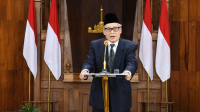 Peter Budiono Setiawan memberikan sambutan pada Milad ke 27 Ma'had Al-Zaytun "Menyongsong 100 Tahun Indonesia dengan Memperbesar Investasi Pendidikan yang Berkualitas"